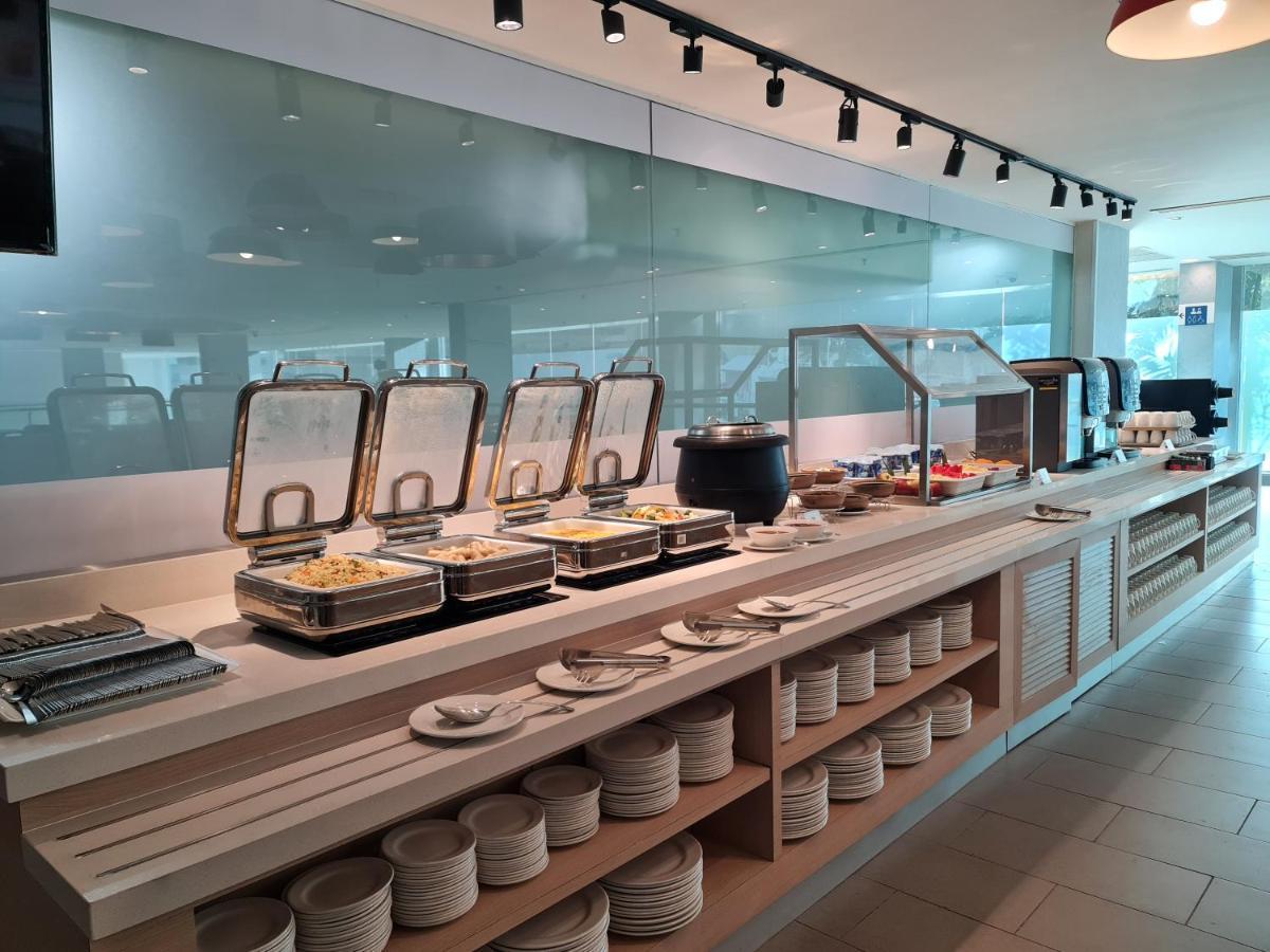 Holiday Inn Express & Suites Johor Bahru By Ihg Exterior foto