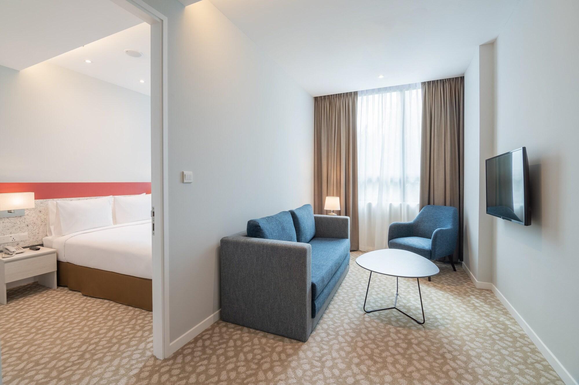 Holiday Inn Express & Suites Johor Bahru By Ihg Exterior foto