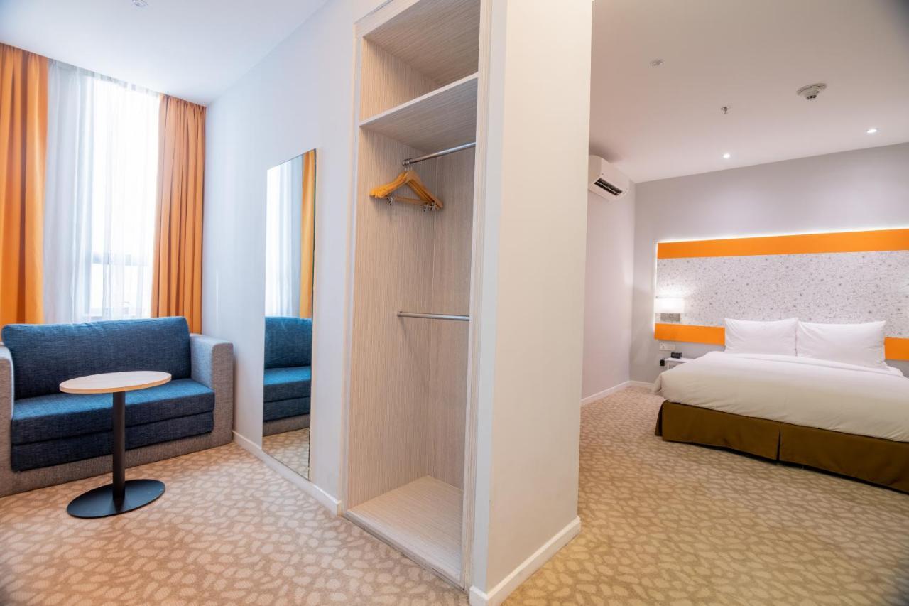 Holiday Inn Express & Suites Johor Bahru By Ihg Exterior foto